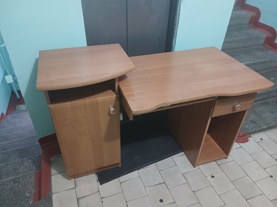 Стол компьютерный