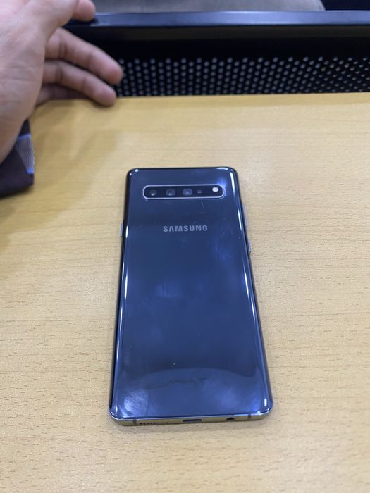 Samsung S10 5G.