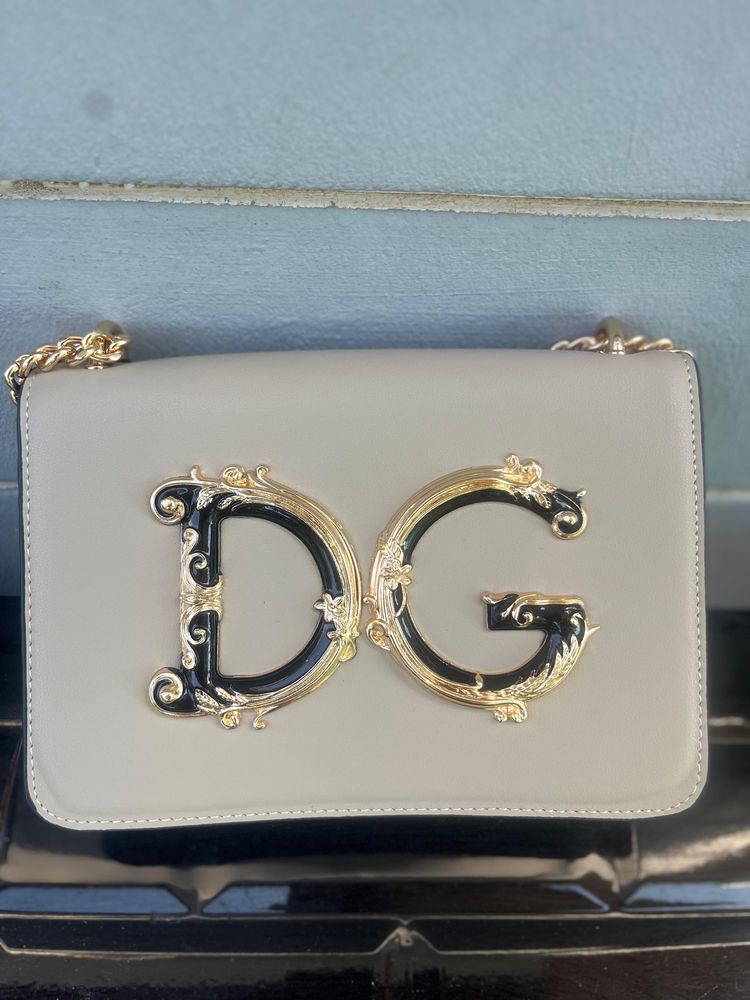 Дамска чанта Dolce Gabbana висок клас с кутия
