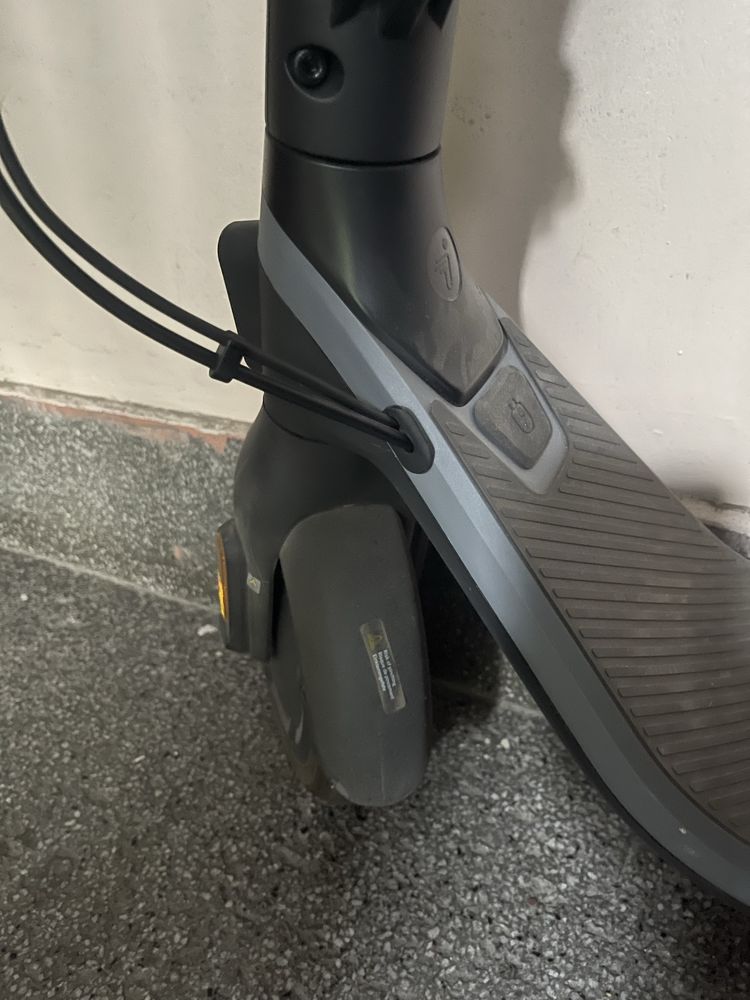 Електрическа тротинетка Segway Ninebot E2