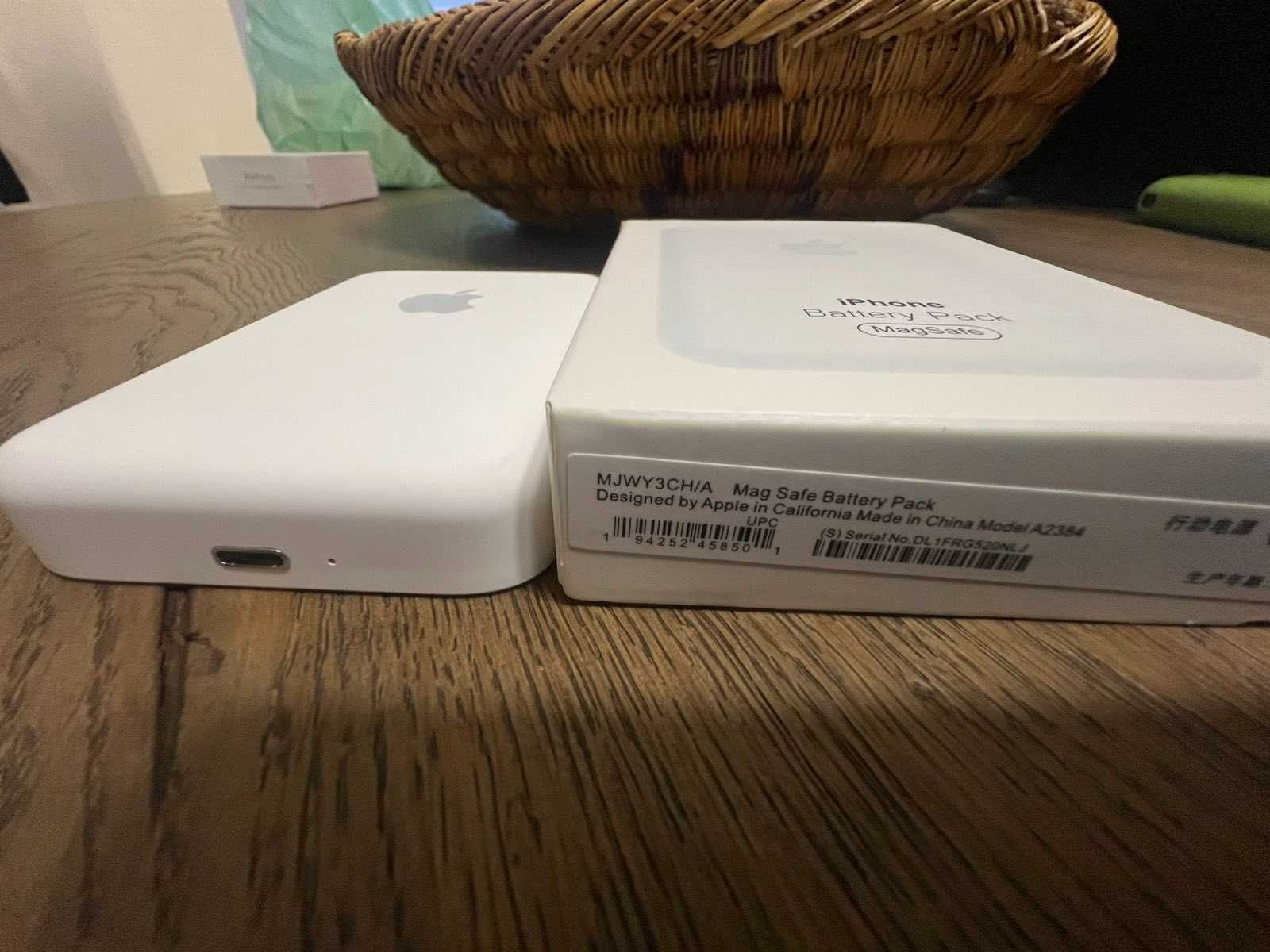 Продавам apple mag safe battey.Бежично зареждане на телефон