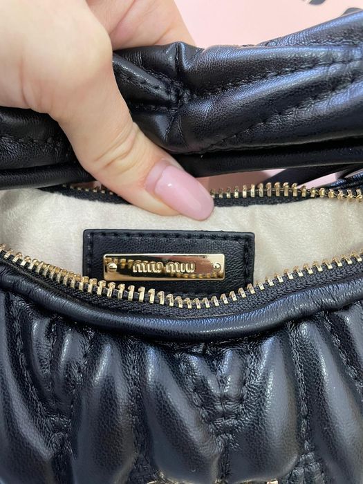 Geanta Miumiu cutie și săculeț