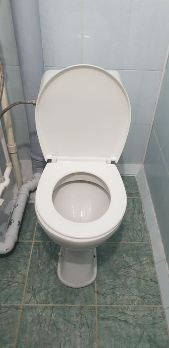 Унитаз с бочком б.у.