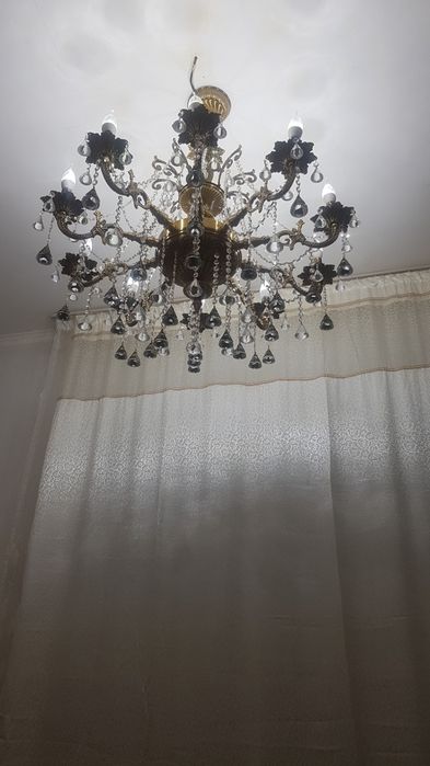 Продам люстра большой 30000т