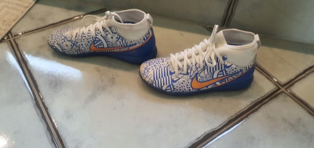 Маратонки за футбол nike 37,5