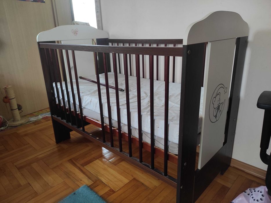 Бебешко дървено креватче 120 см