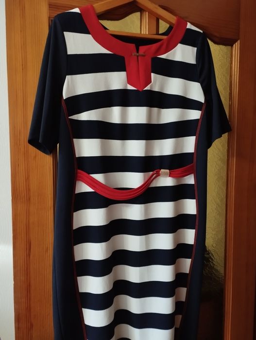 Продам два платья