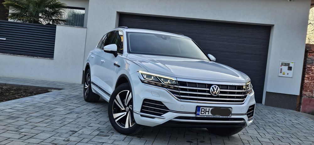 VW TOUAREG 3.0 TDI 286 CP Full Matrix  Bord digital Fără daună