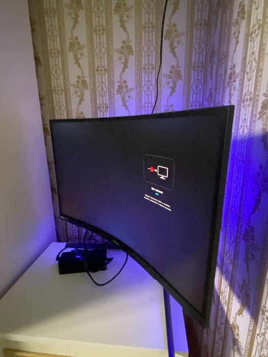 Продам игровой монитор Samsung Odyssey G7 31,5, Игровые диски