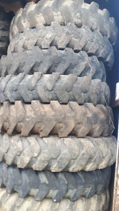 Cauciucuri excavator 8,25R20 remorca