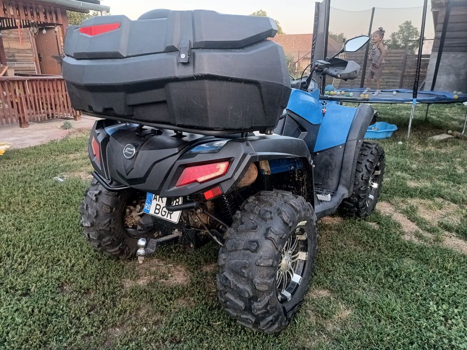 Se vinde ATV CFORCE 550