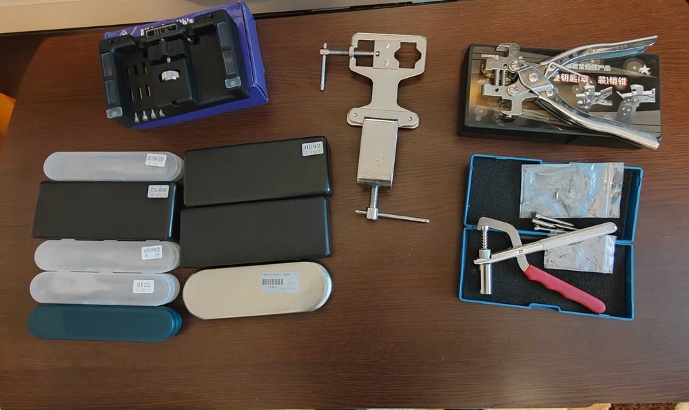 Vând echipamente profesionale pentru copiat și programat chei