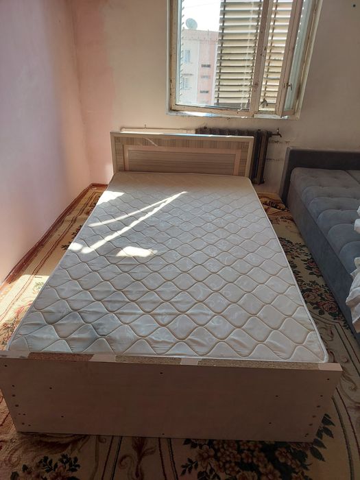 Кровать с ортопедическим матрасом