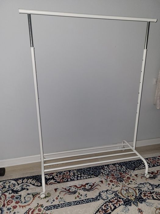 Передвижная Белая вешалка