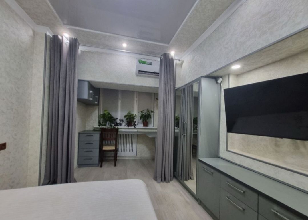 2-комнатная, 70 м², ул. Шота Руставели (ориентир - бывш. "Океан")..