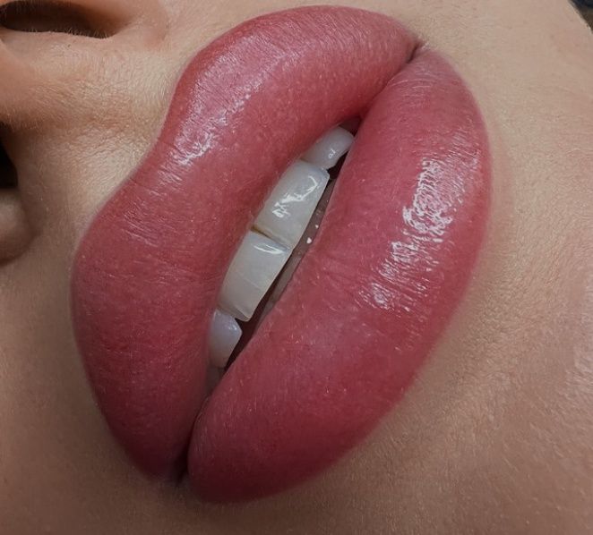 Micropigmentare buze si sprancene