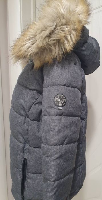 Дамско зимно яке с качулка М