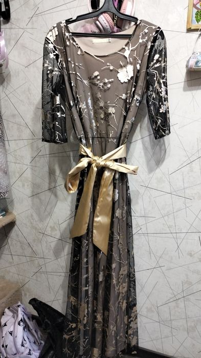 Продам платье 10000тг