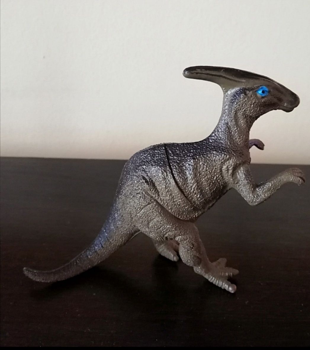 Динозаври по избор                  Трицератопс - динозавър с 3 рога,