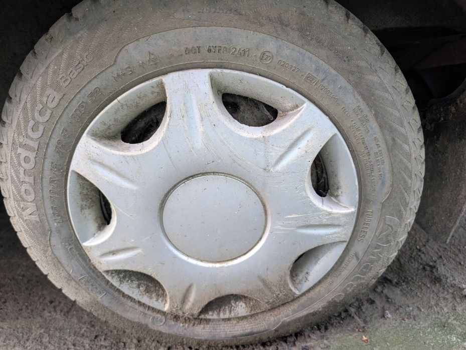 2 capace de roata Dacia 1310