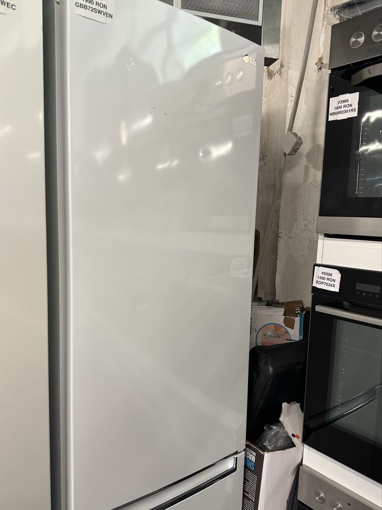 !!PROMOTIE!! 1600 RON!! Combină frigorifică LG  GBB72SWVGN