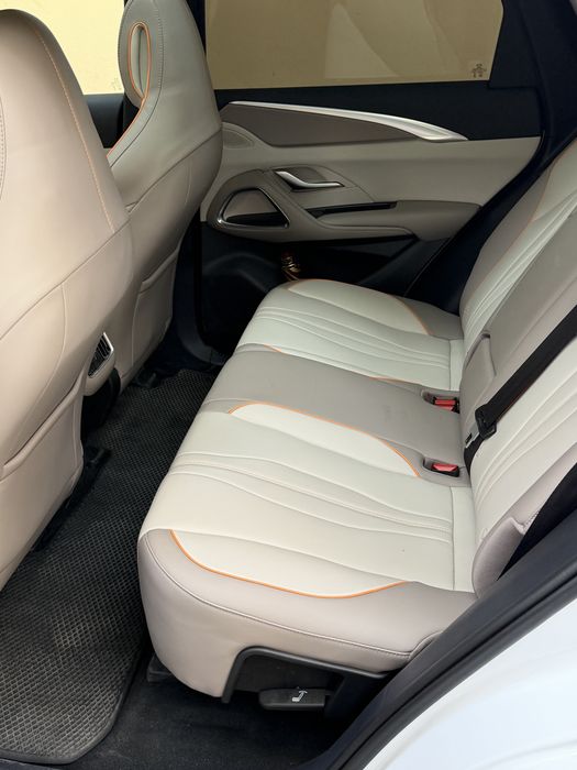 Byd Song Pro gibrit kraska toza 4900 km yengi moshina