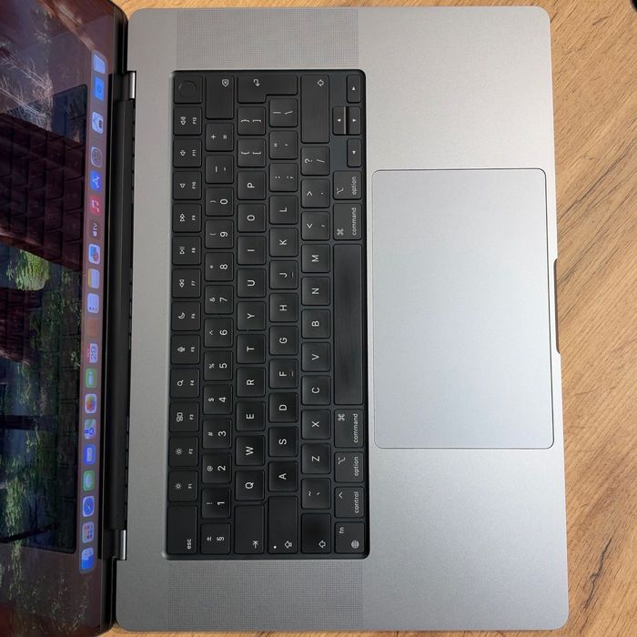 MacBook Pro 16 M1 Pro 512GB RAM 16GB Space Gray