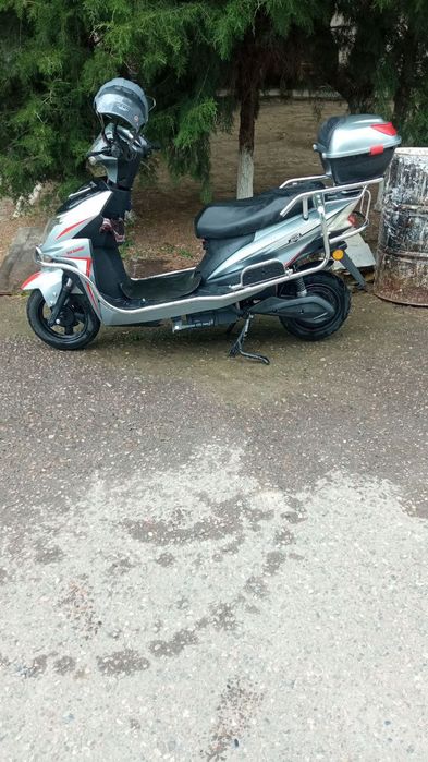 Skuter sotiladi/