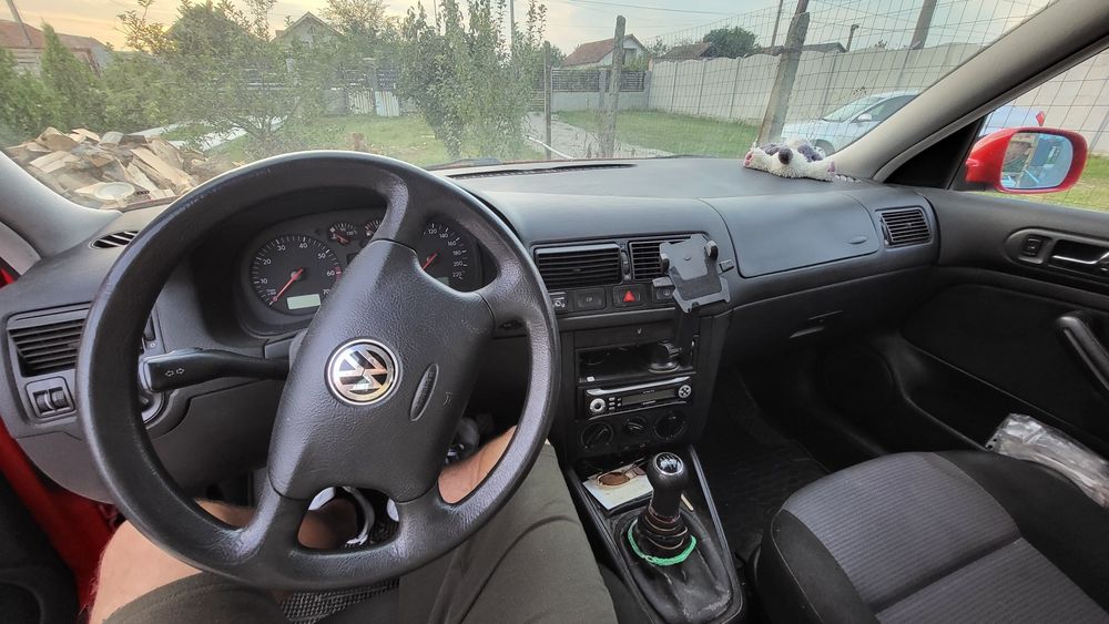 Vînd Golf 4, an 2000, instalație GPL