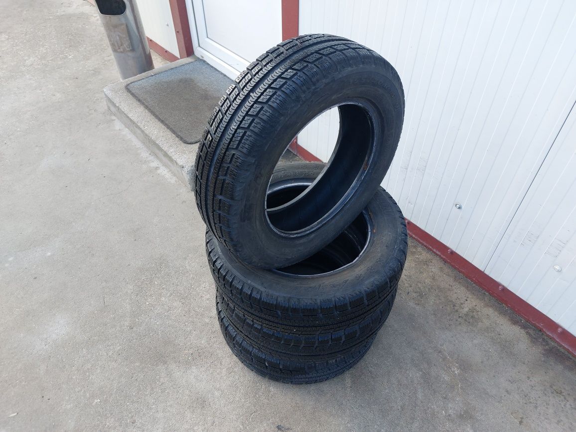 75 lei bucata! Set anvelope M+S 155 70 13 Michelin