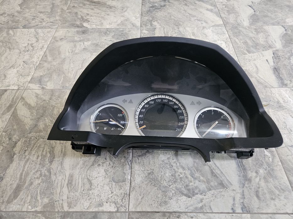 Останали части от мерцедес w204