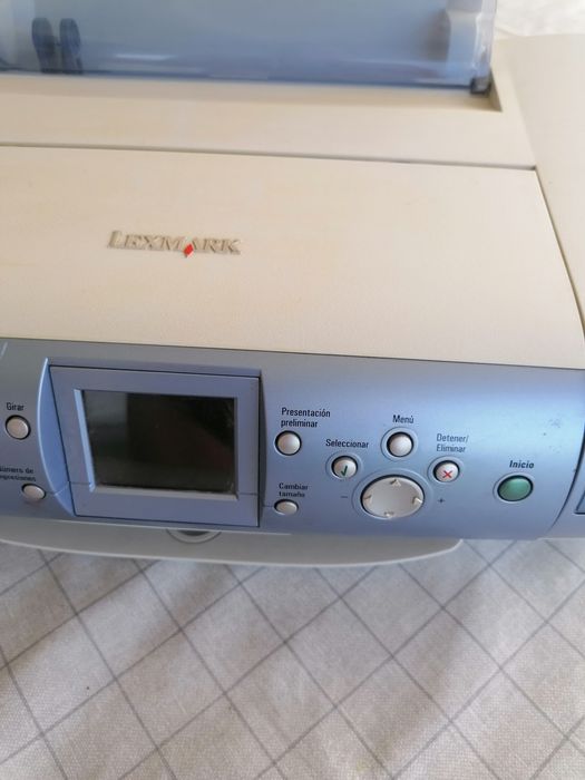 Vând imprimanta Lexmark P915 color
