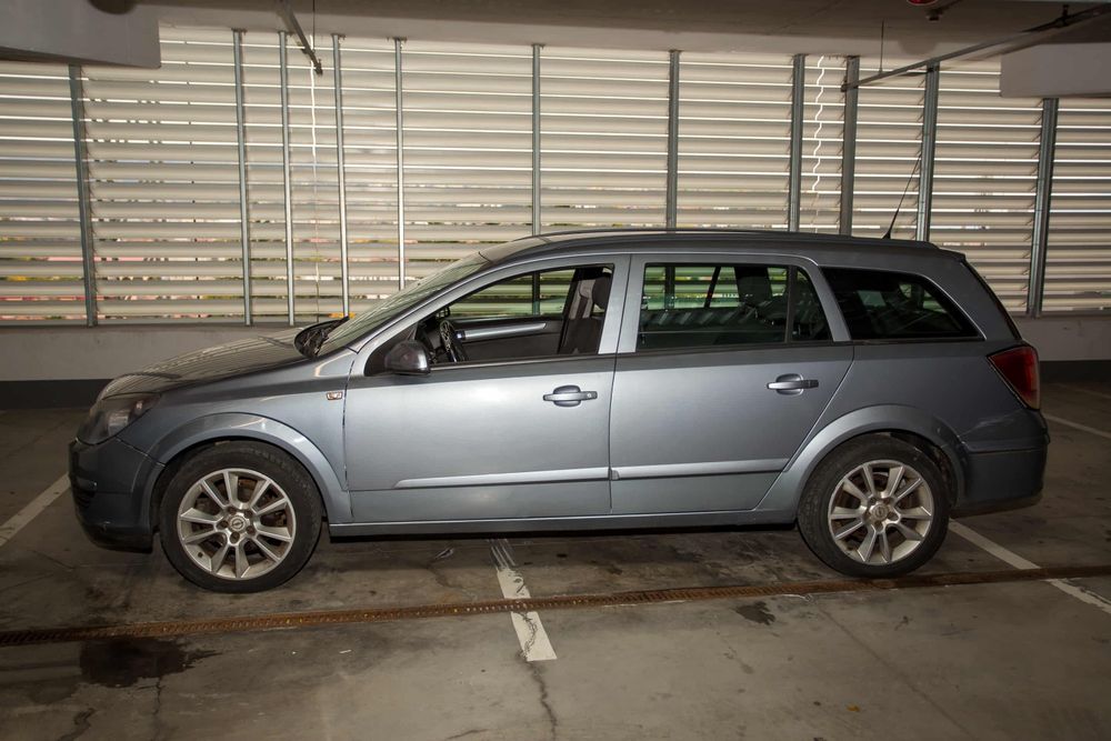 OPEL ASTRA H CARAVAN (BREAK)
​Se vinde Opel Astra H, versiunea break