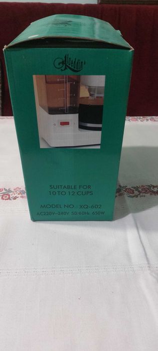 Нова кафе машина с каничка за до 10 чашки,цена 30 лв