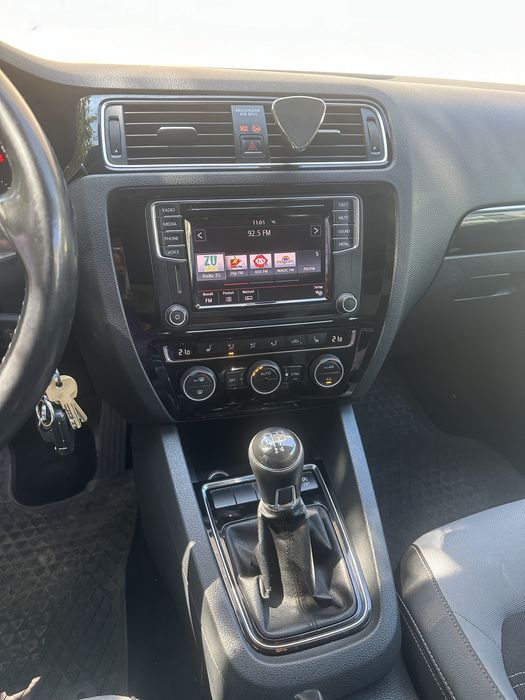 vand vw jetta blue motion 2015