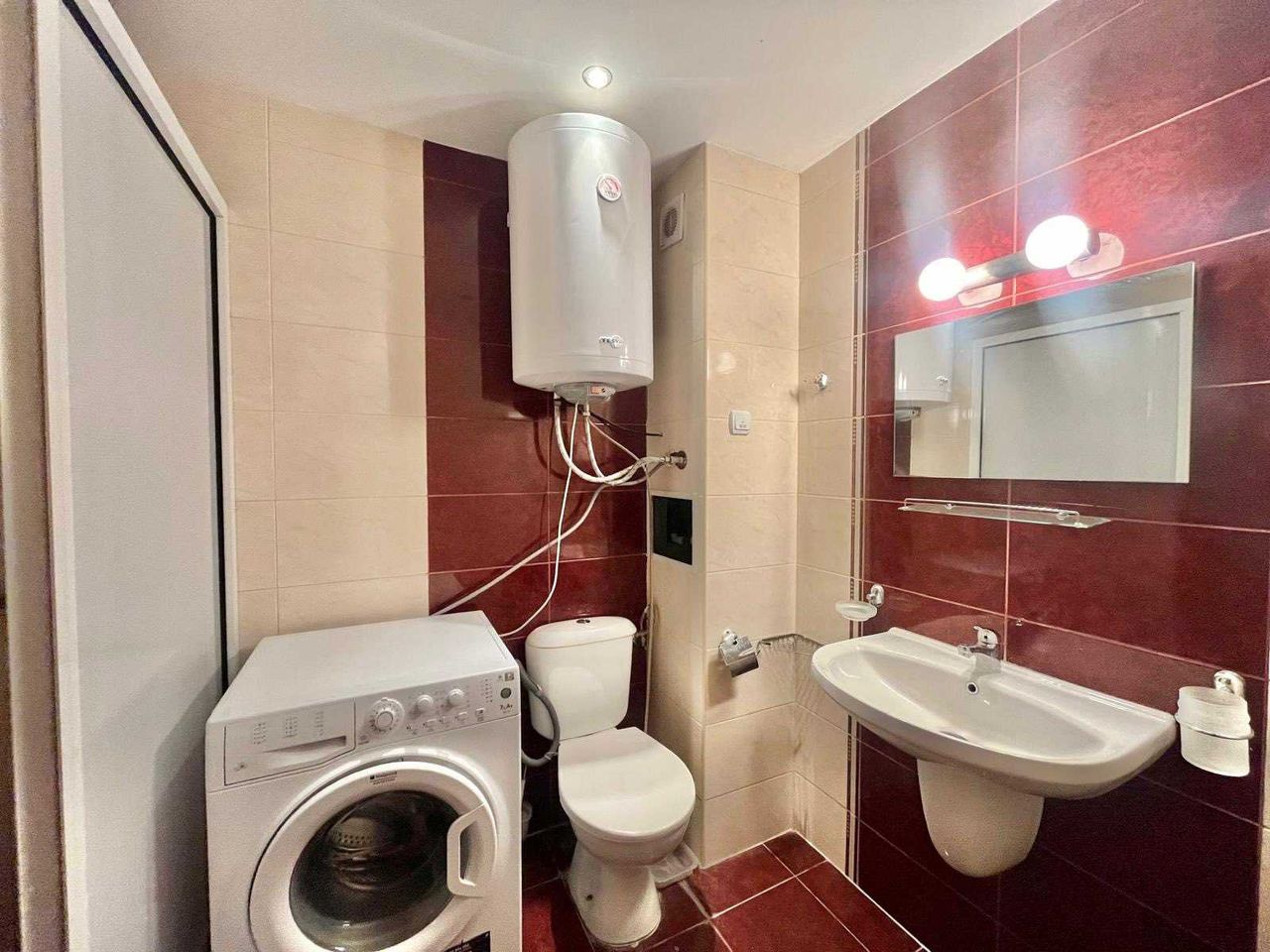 Дава се под наем Ателие в к.к. Слънчев бряг - 48 кв.м за 102 € - Снимка #1