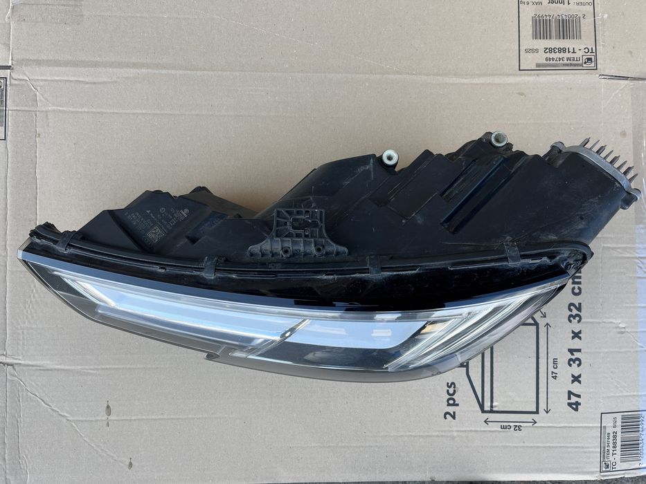 Far stanga Audi A4 B9 8W Full Led Adaptiv