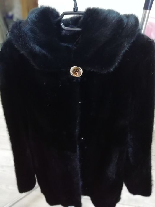 Продам норковую шубу 44 размера, длина шубы 110 сантиметров