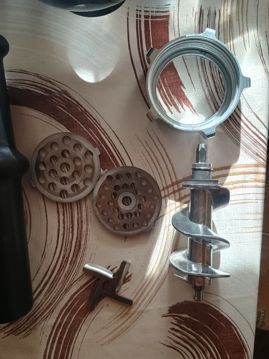 Tocător de carne și legume electric.