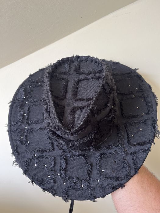 Pălărie Cowboy , impecabila