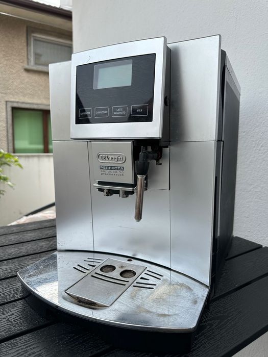Автоматична кафемашина Delonghi Perfecta