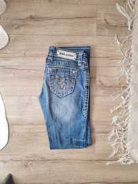 Rock Revival Jeans for girls

!!DM for dimensions

Condition: 10/10

S
