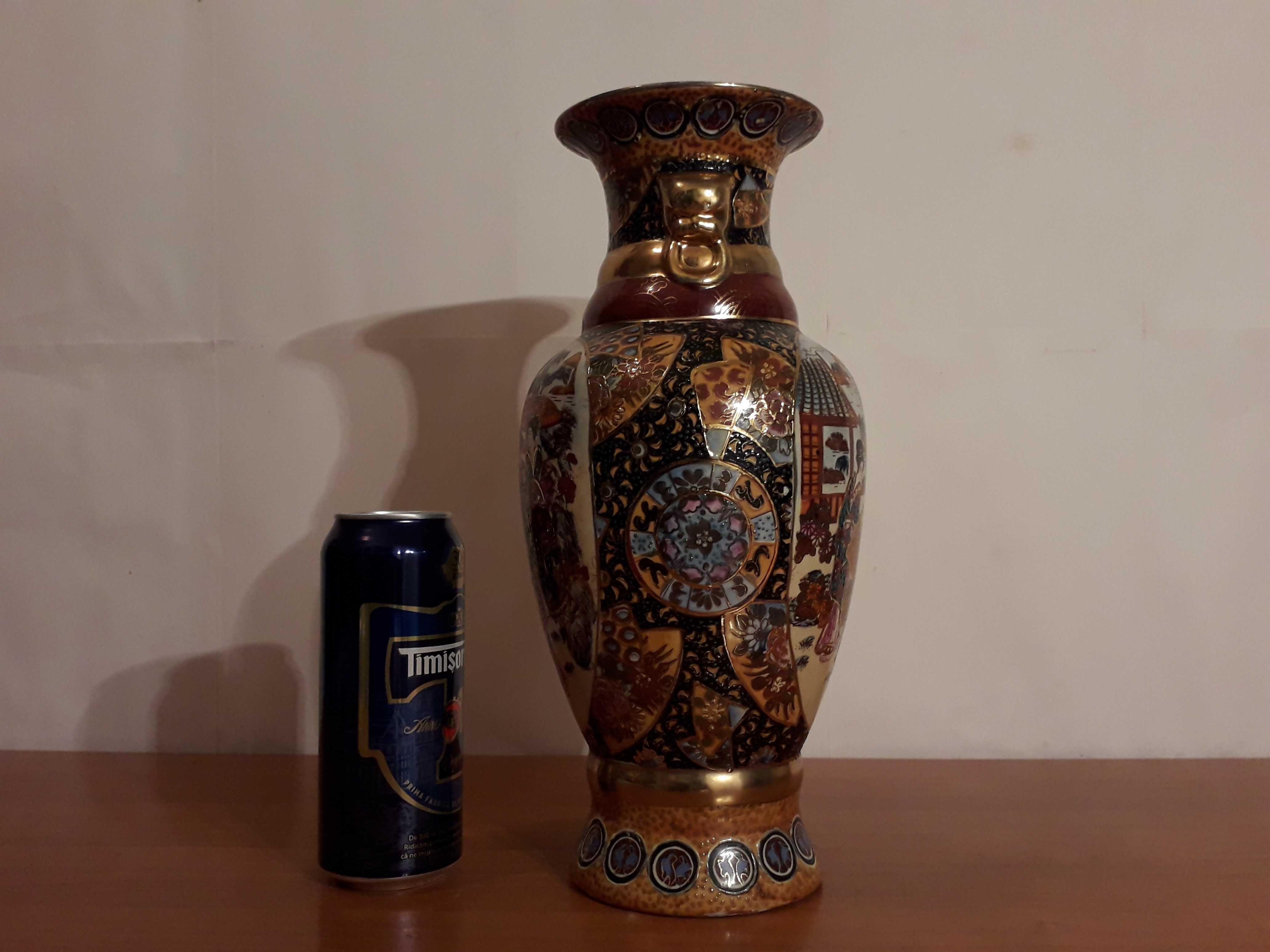 Vaza Royal Satsuma decorata cu Gheise