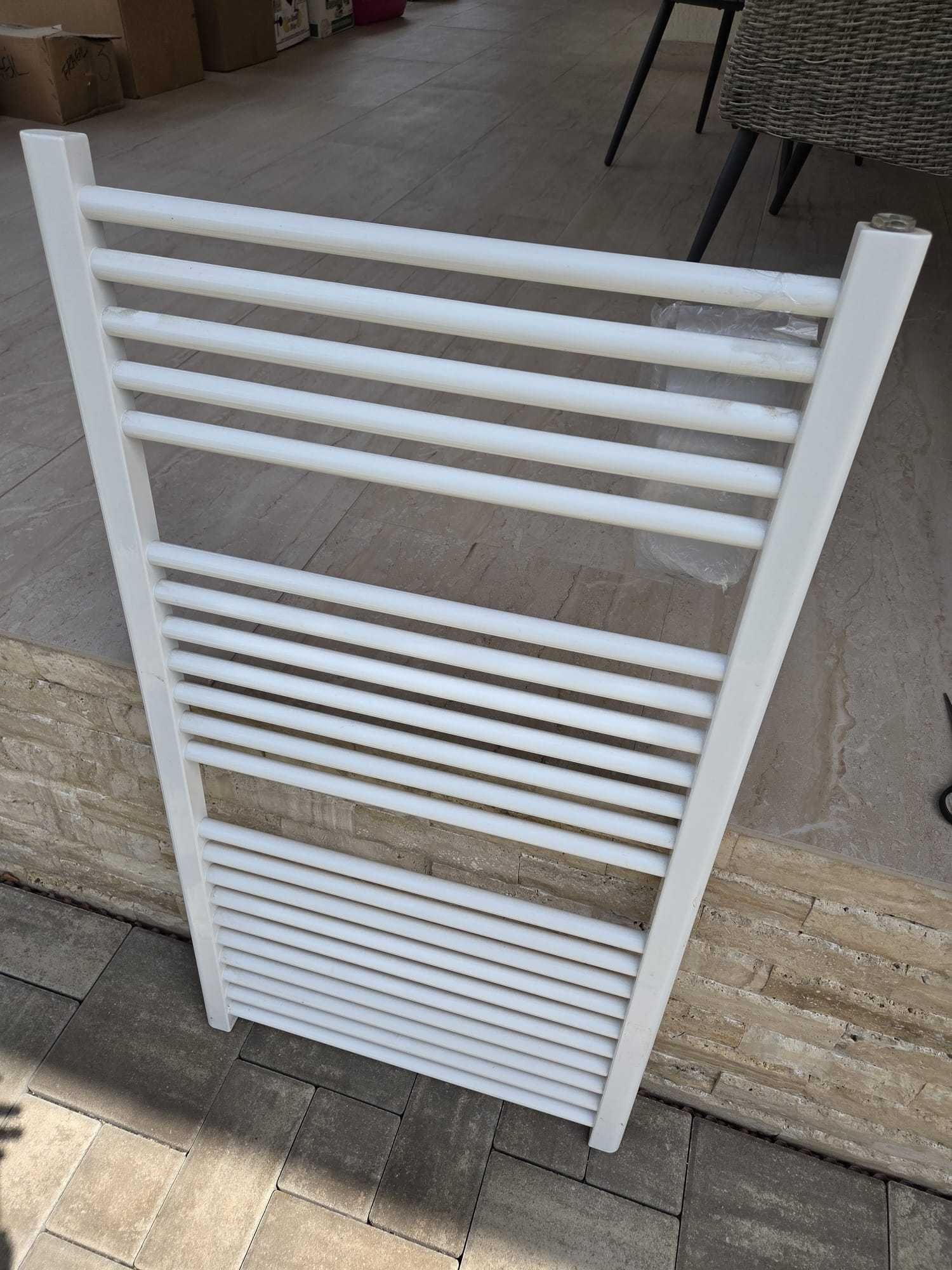 calorifer baie San Remo (Romstal), drept, alb 600x1110mm, 749W