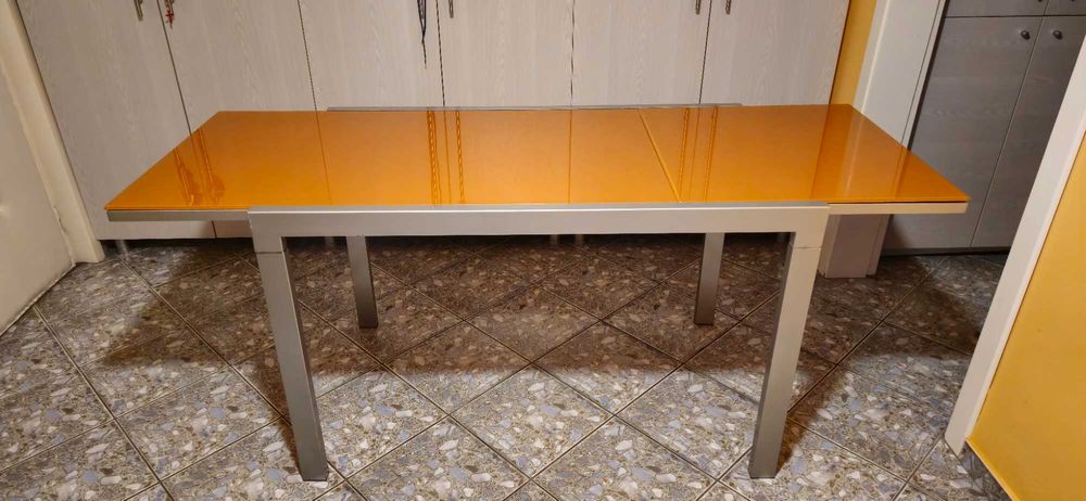 masa extensibila + 6 scaune portocaliu