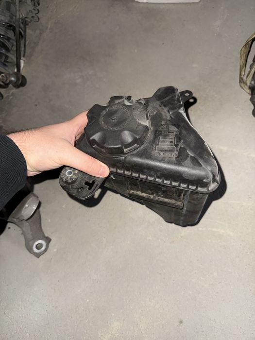 Казанче за антифриз BMW F10 535i