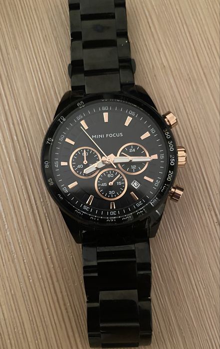 Продам новые часы