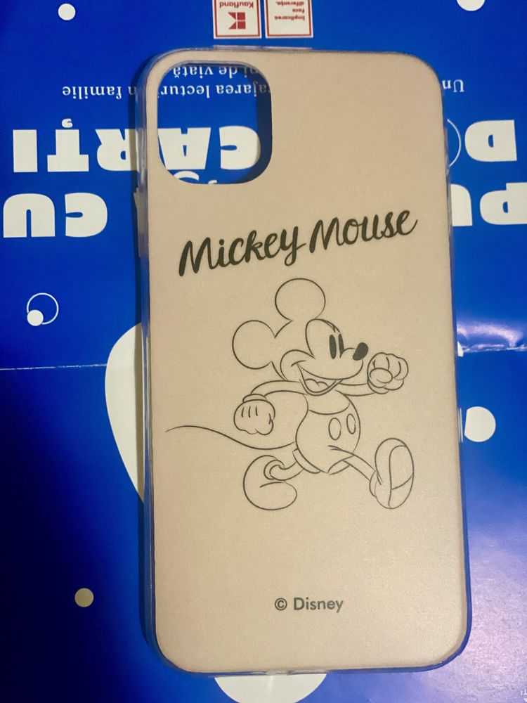 Vând husa Disney iPhone 11
