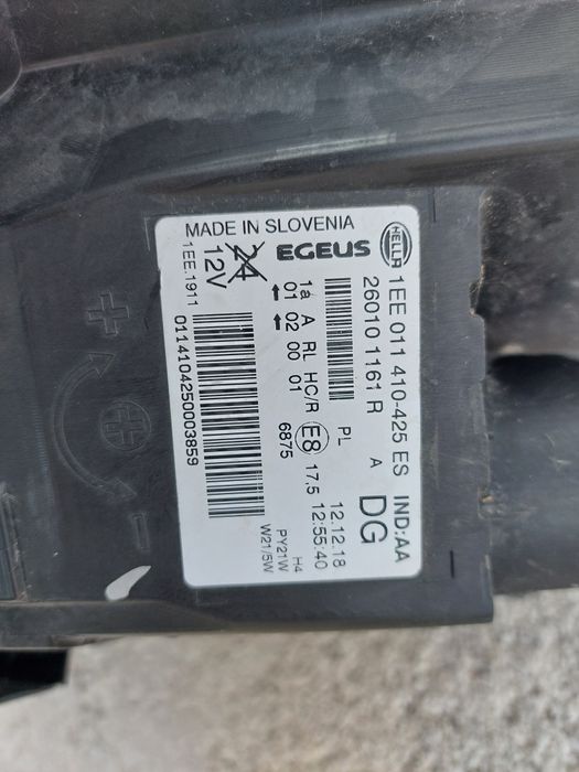 Renault Trafic 2019 десен фар