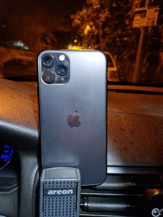 Vând iPhone 11 pro